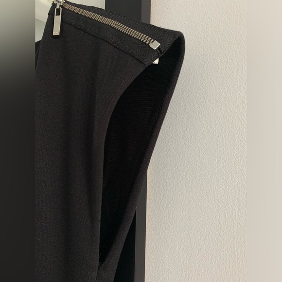 MEXX Sleeveless Knee Length Classic Black Dress with Silver Zipper Detail - Picture 4 of 7